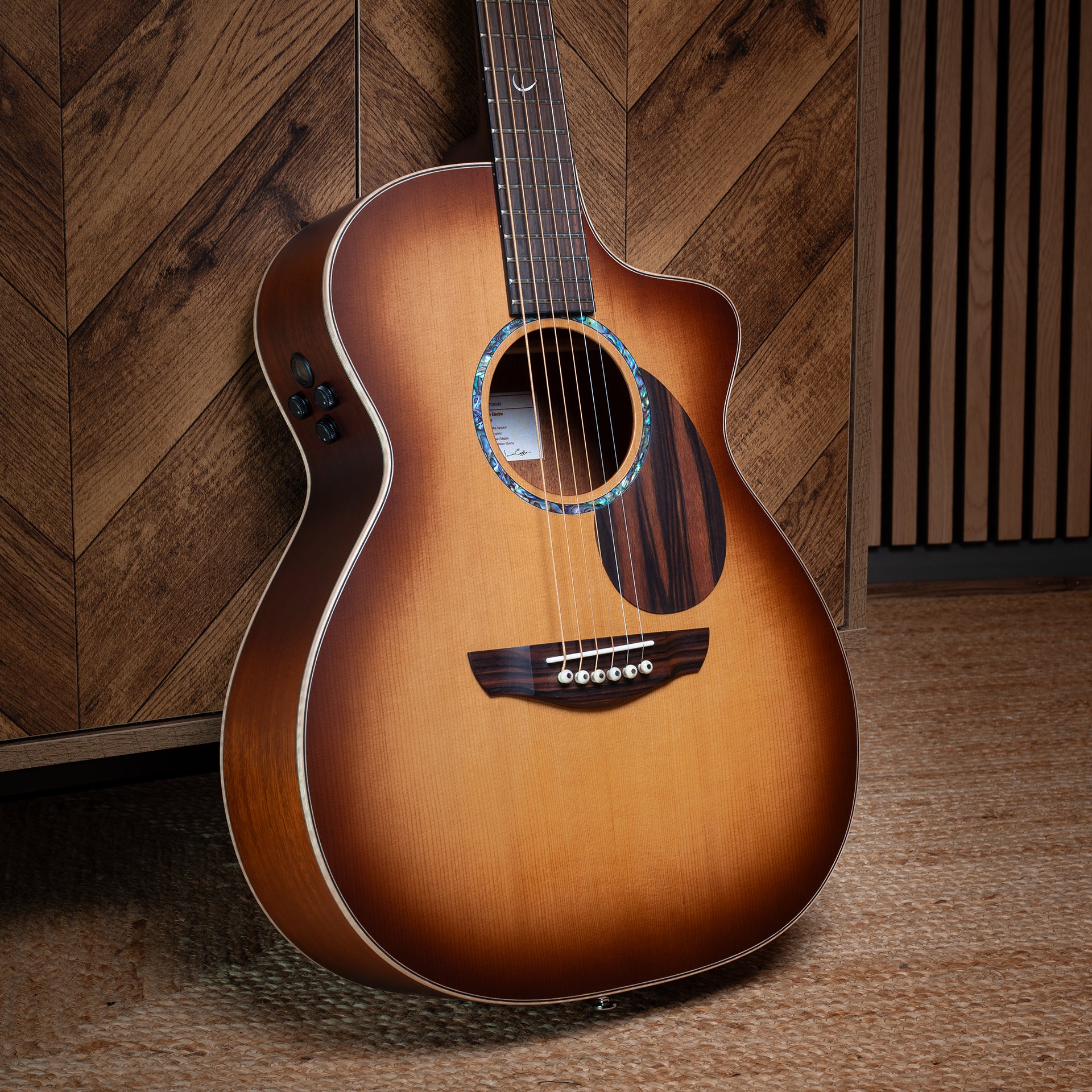 Faith PJE Legacy Earth Cutaway Electro Satin Sunburst FG4HCE