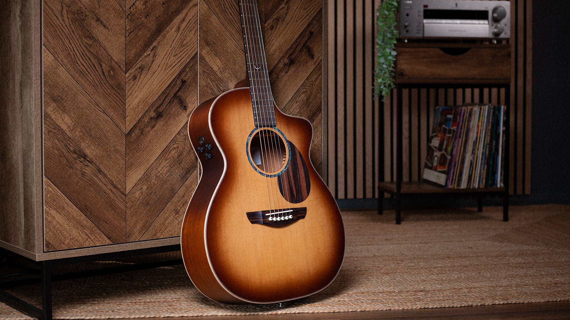 Faith PJE Legacy Earth Cutaway Electro Satin Sunburst FG4HCE