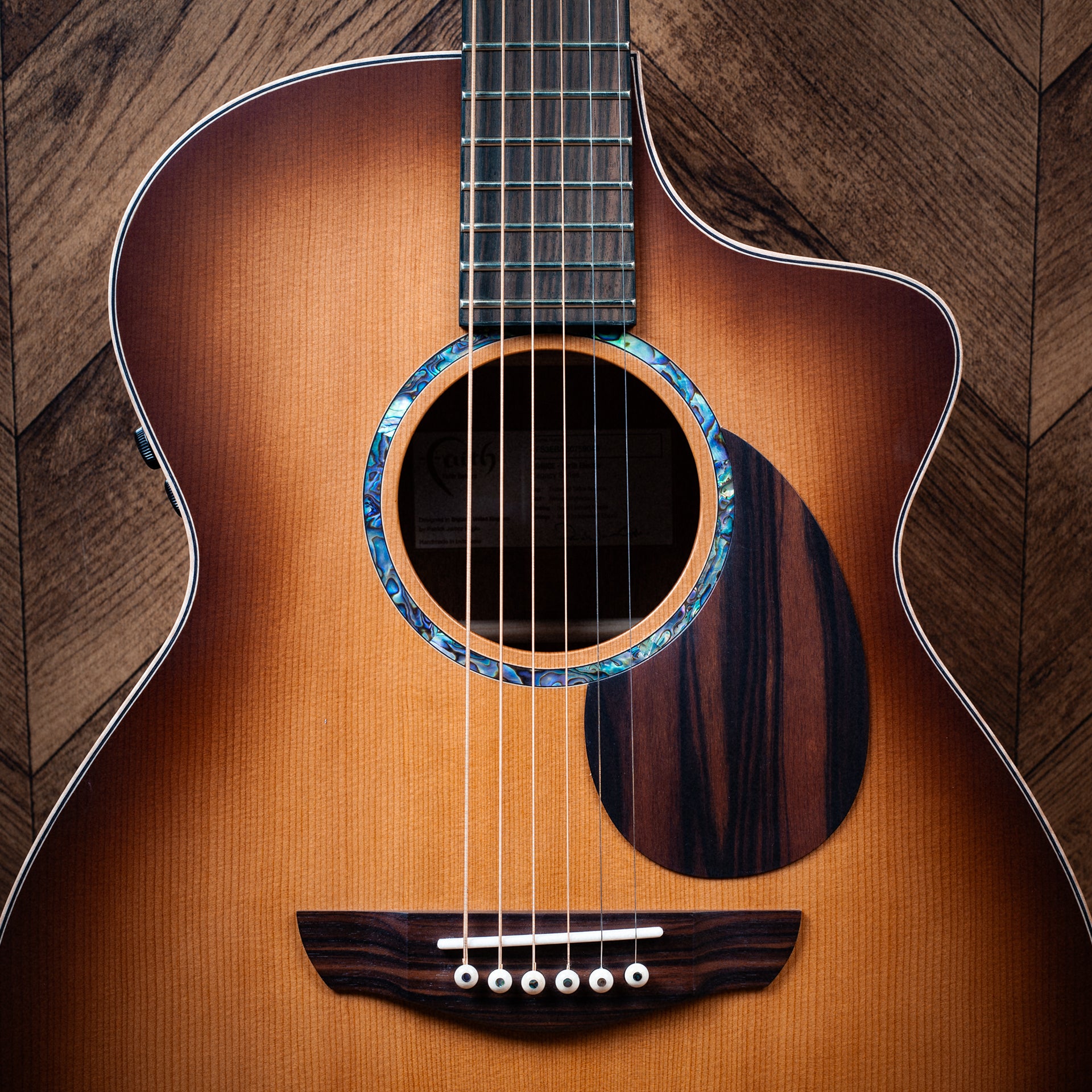 Faith PJE Legacy Earth Cutaway Electro Satin Sunburst FG4HCE