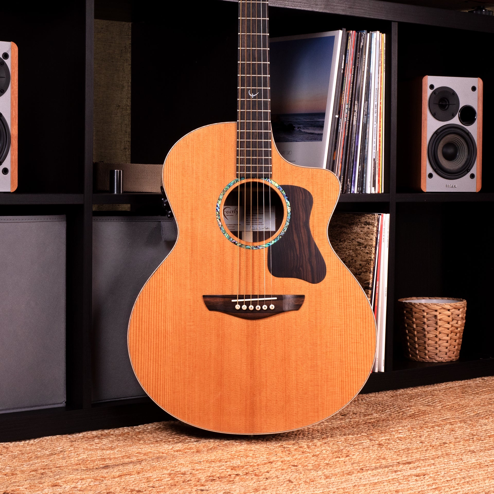 Faith PJE Legacy Neptune - Cutaway Electro - Rosewood FG2NCE