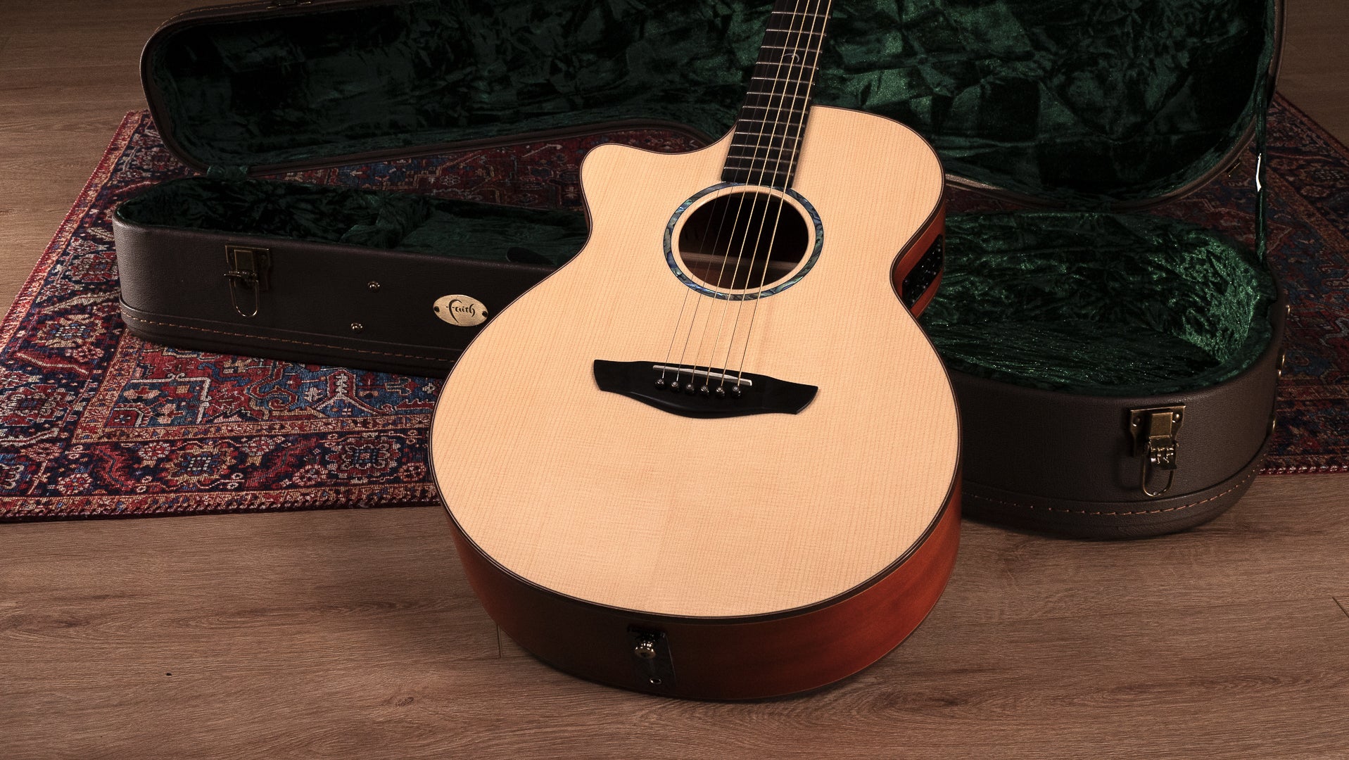 Faith Natural Venus Cutaway Electro Left Handed FVL – Faith